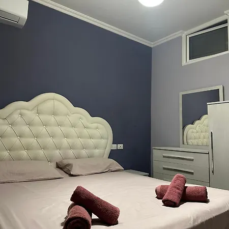 Modern 2br With Living And Private Garage Kashar