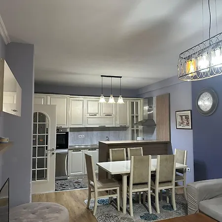 Modern 2br With Living And Private Garage Apartment Kashar