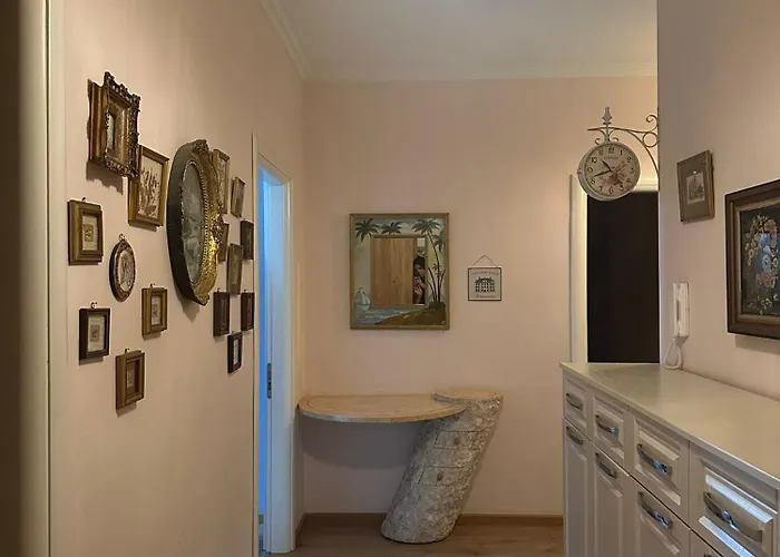 Modern 2br With Living And Private Garage Apartment Kashar