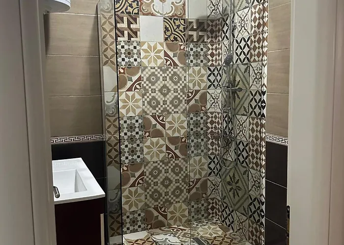 Apartment Modern 2br With Living And Private Garage Kashar